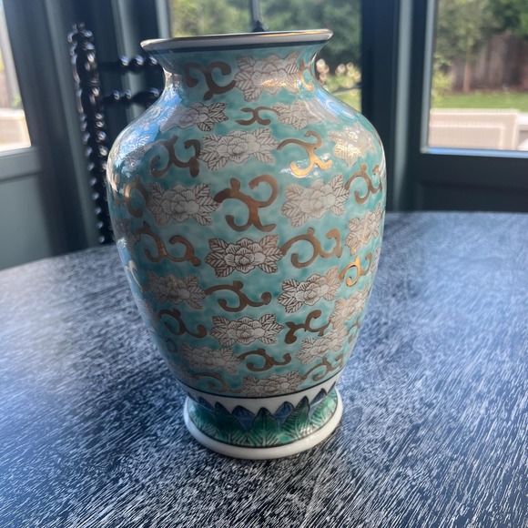 Vintage Imari Japanese Handpainted Vase - Picture 7 of 10